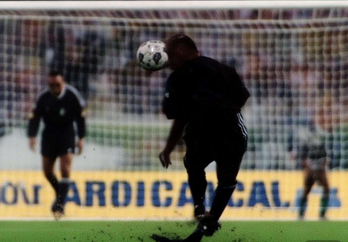 2006世界杯：巴西法国巅峰对决，齐达内点球绝杀罗纳尔多(图3)