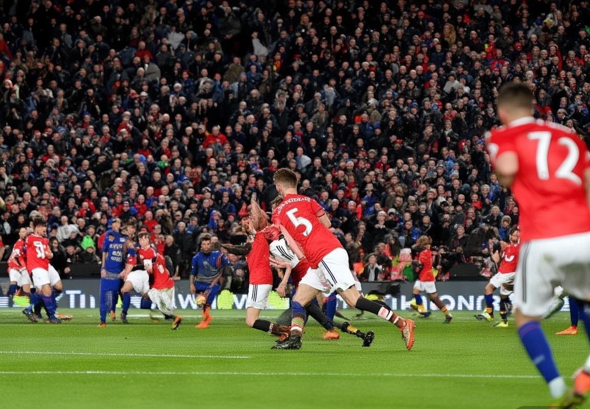 2020曼联对莱斯特城焦点战：1:1平局背后的战术对决与球星风采(图1)